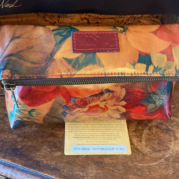 Patricia Nash fold over wristlet - Picture 2 of 5